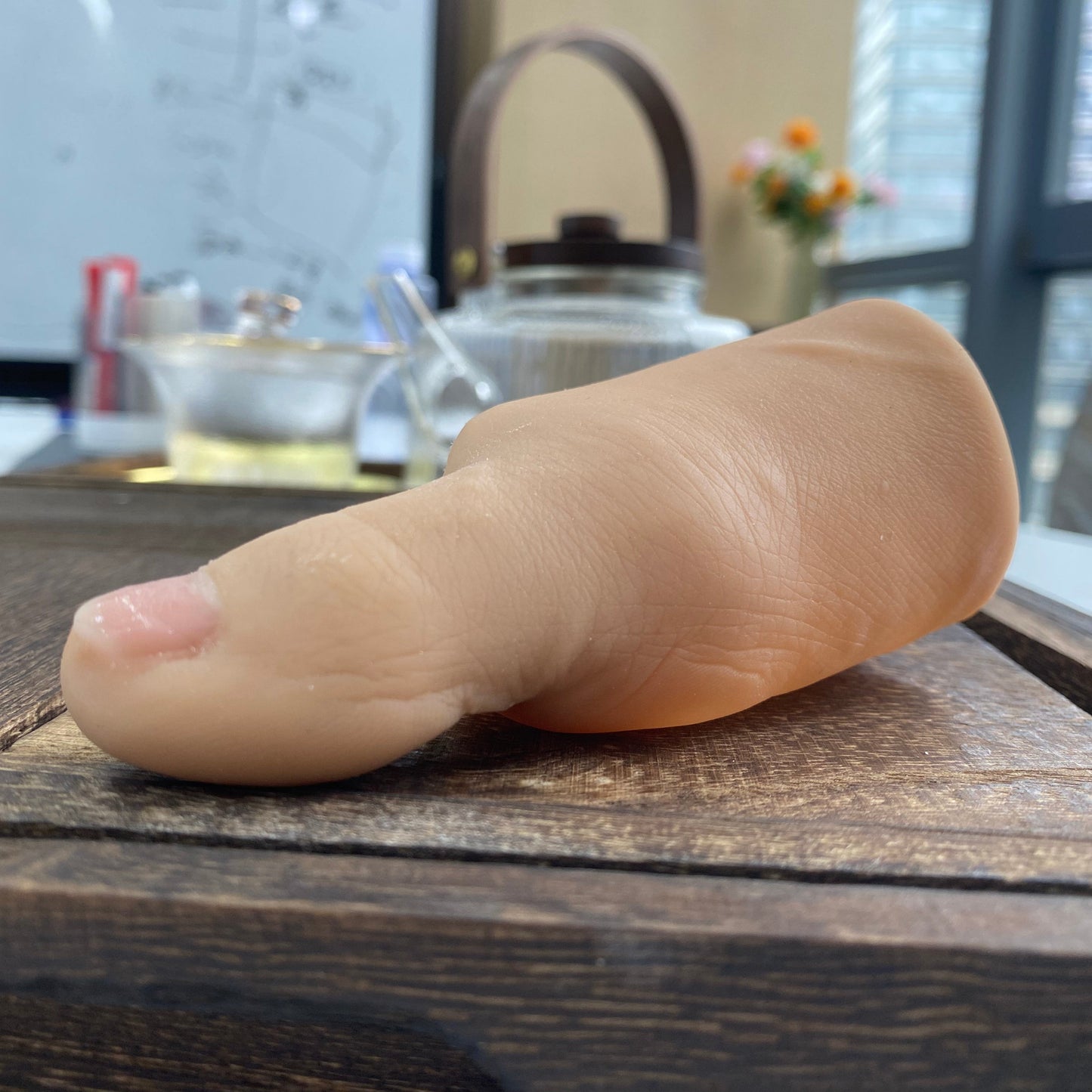 Attached prosthetic toe